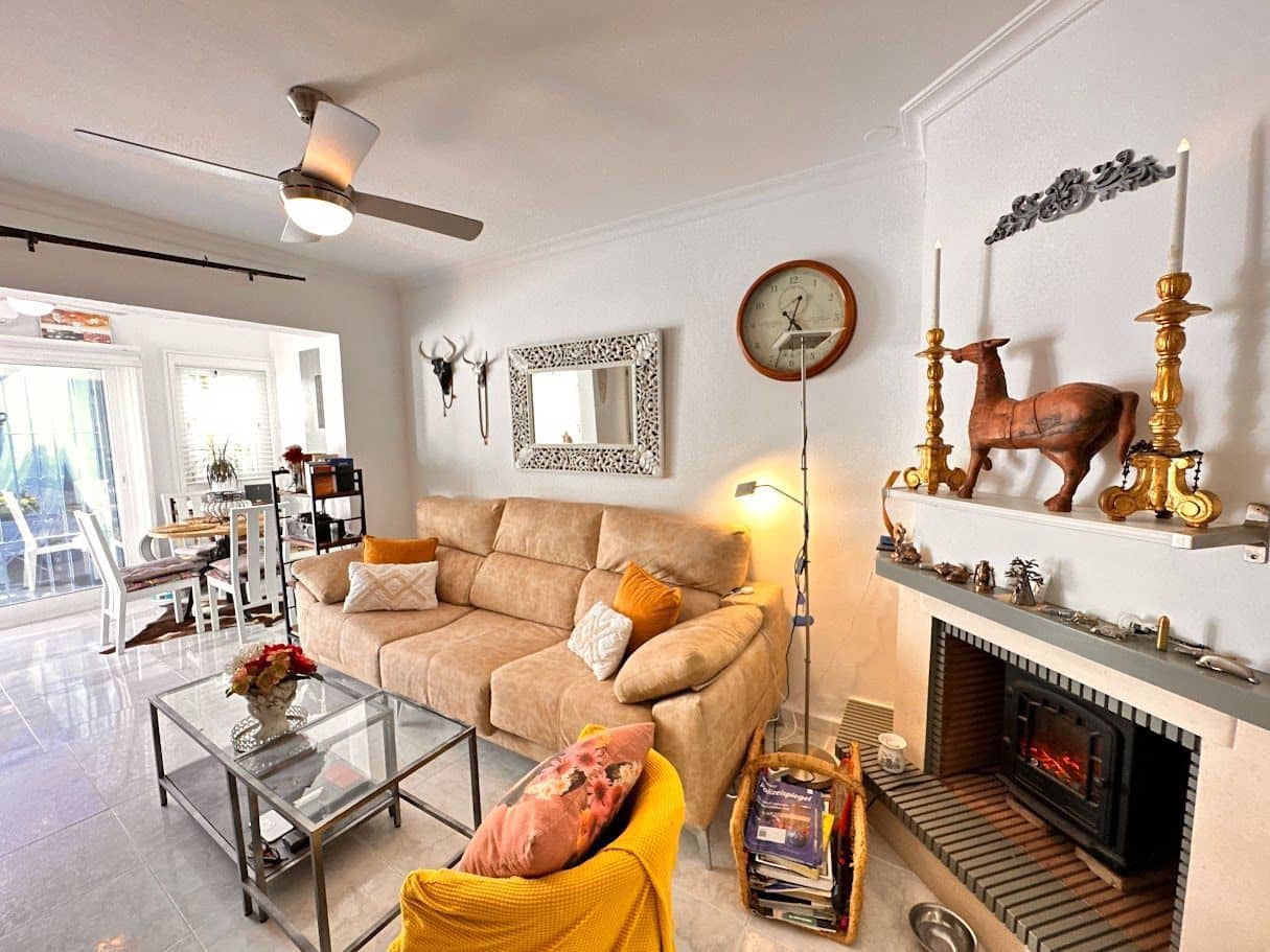 3 sypialnia Dom blizniak na sprzedaż w Torrox-Costa z basenem garażem - 335 000 € (Ref: 8190057)