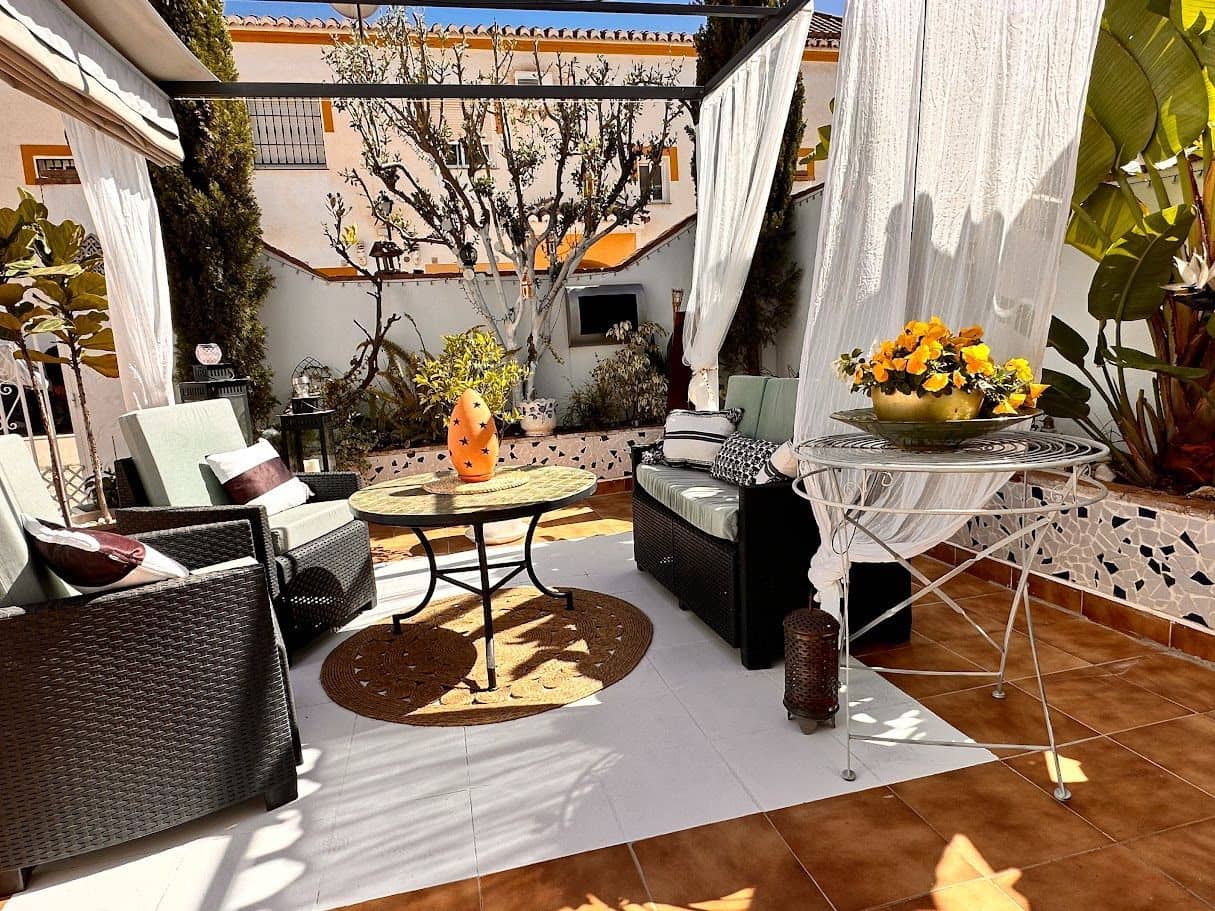 3 sypialnia Dom blizniak na sprzedaż w Torrox-Costa z basenem garażem - 335 000 € (Ref: 8190057)