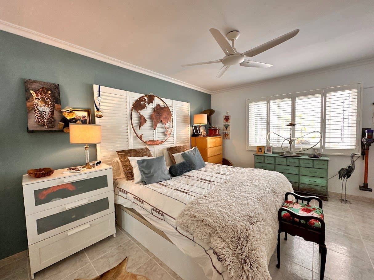 3 sypialnia Dom blizniak na sprzedaż w Torrox-Costa z basenem garażem - 335 000 € (Ref: 8190057)