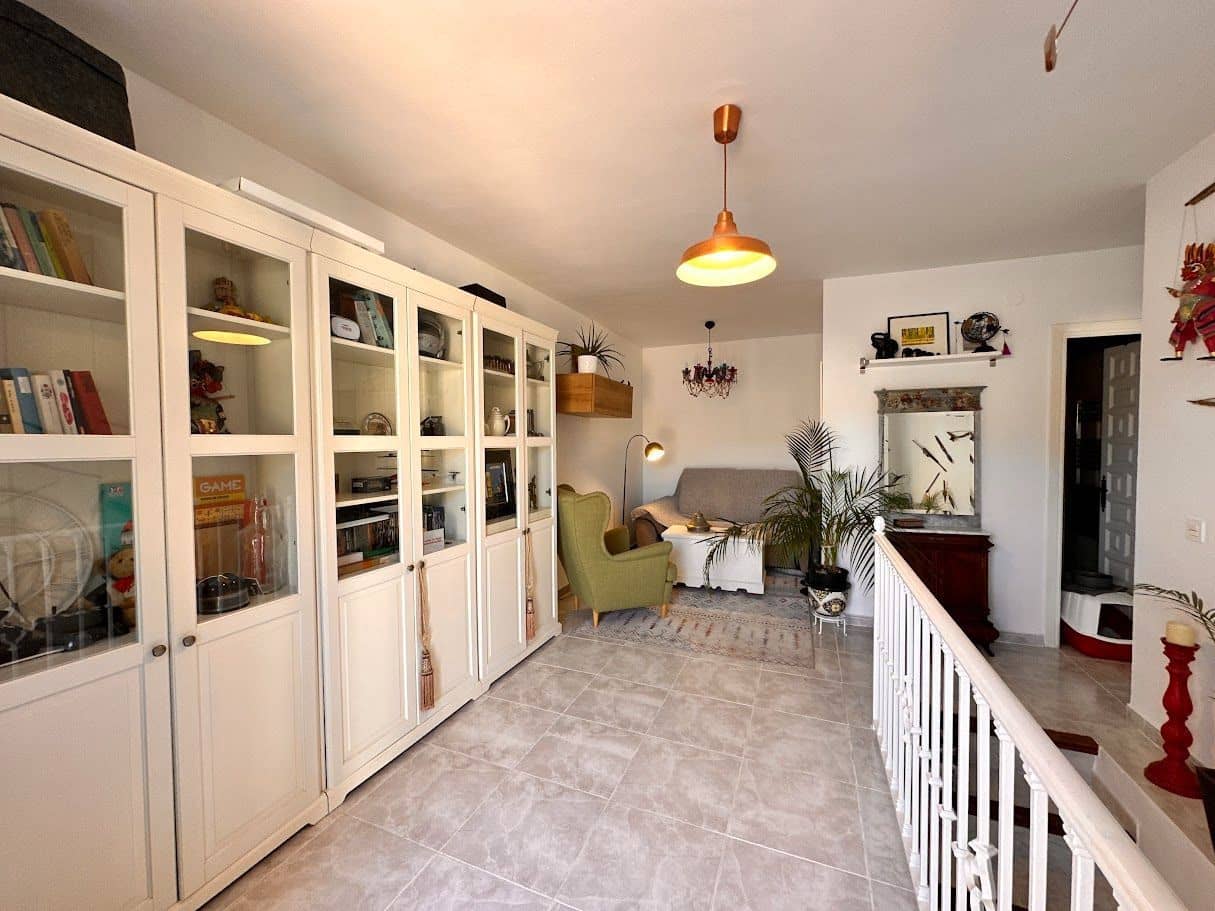 3 sypialnia Dom blizniak na sprzedaż w Torrox-Costa z basenem garażem - 335 000 € (Ref: 8190057)