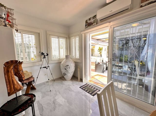 3 soveværelse Semi-Rækkehus til salg i Torrox-Costa, Torrox med swimmingpool garage - € 335.000 (Ref: 8190057)