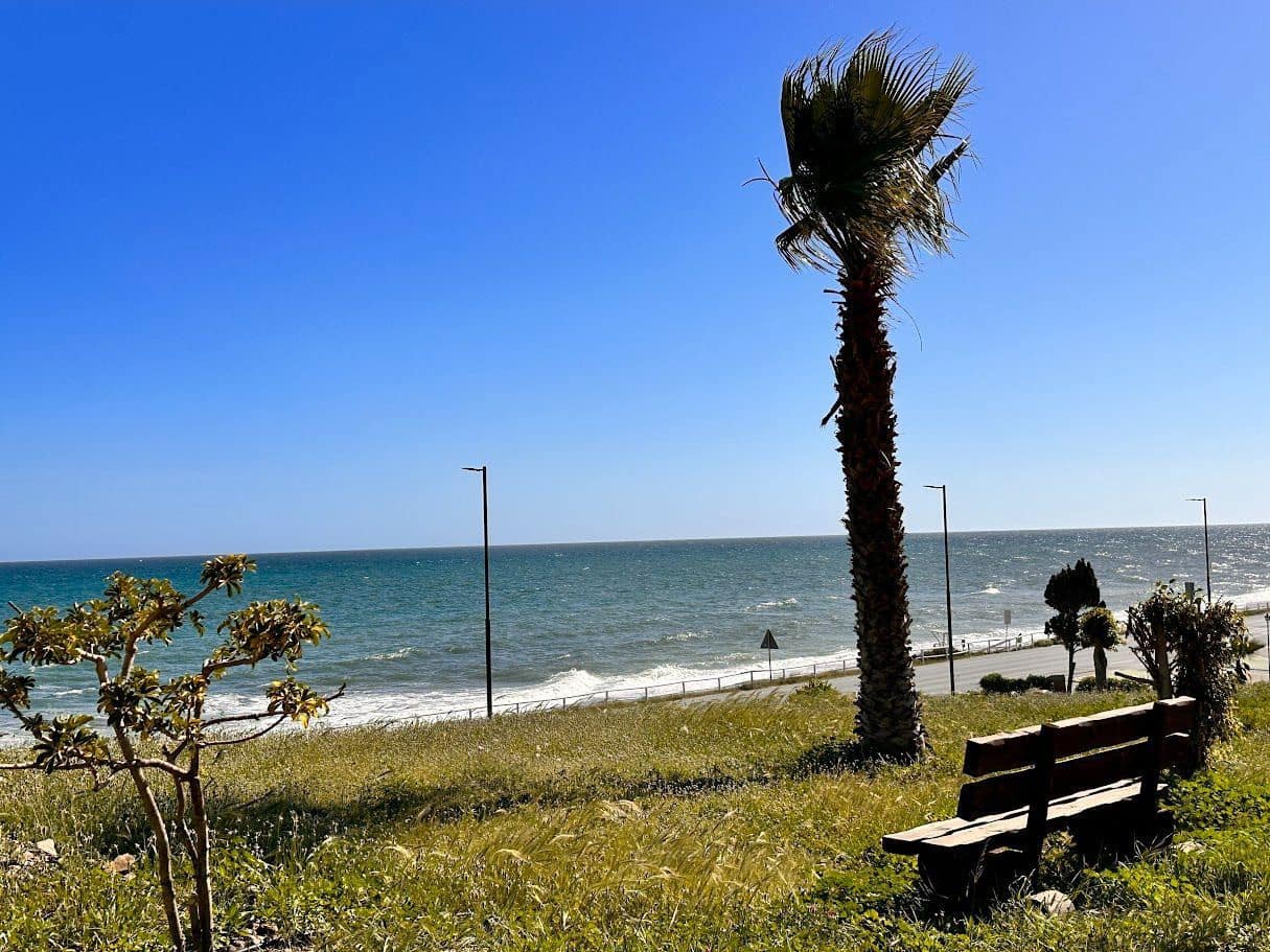 3 sypialnia Dom blizniak na sprzedaż w Torrox-Costa z basenem garażem - 335 000 € (Ref: 8190057)