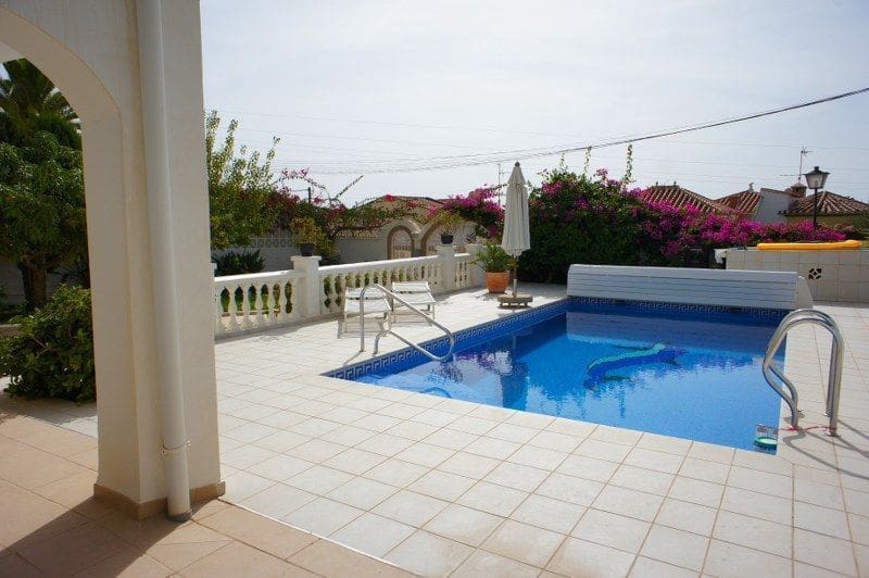 3 bedroom Villa for sale in Nerja with pool garage - € 695,000 (Ref: 8190058)