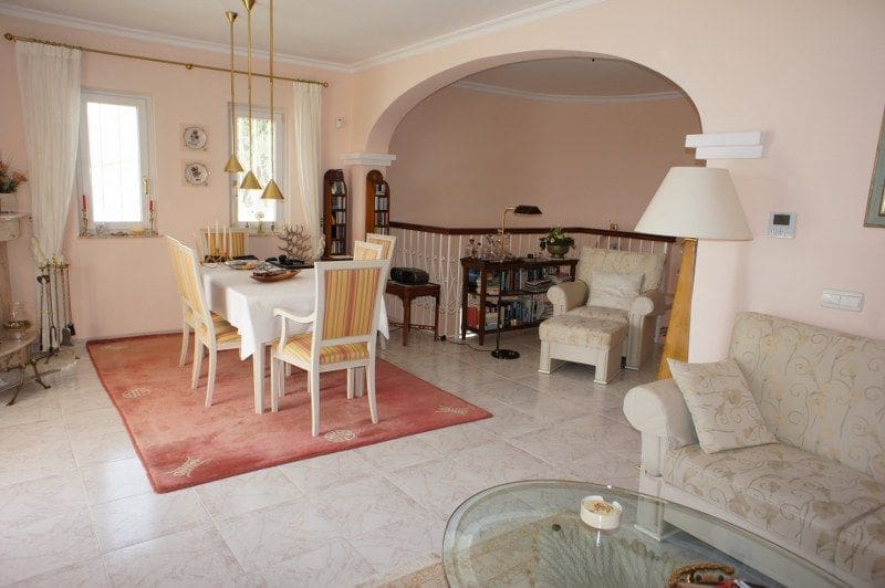 3 bedroom Villa for sale in Nerja with pool garage - € 695,000 (Ref: 8190058)