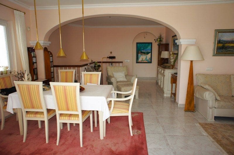 3 bedroom Villa for sale in Nerja with pool garage - € 695,000 (Ref: 8190058)