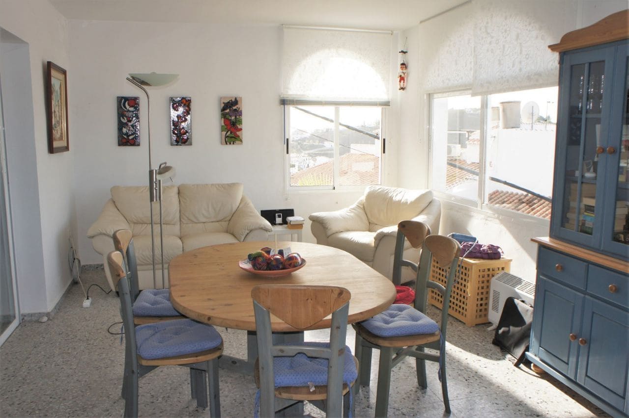 3 soverom Villa til salgs i Competa med svømmebasseng garasje - € 395 000 (Ref: 8190060)