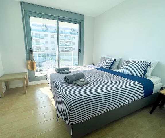 4 sypialnia Apartament na sprzedaż w Torrox-Costa, Torrox z basenem garażem - 575 000 € (Ref: 8191273)