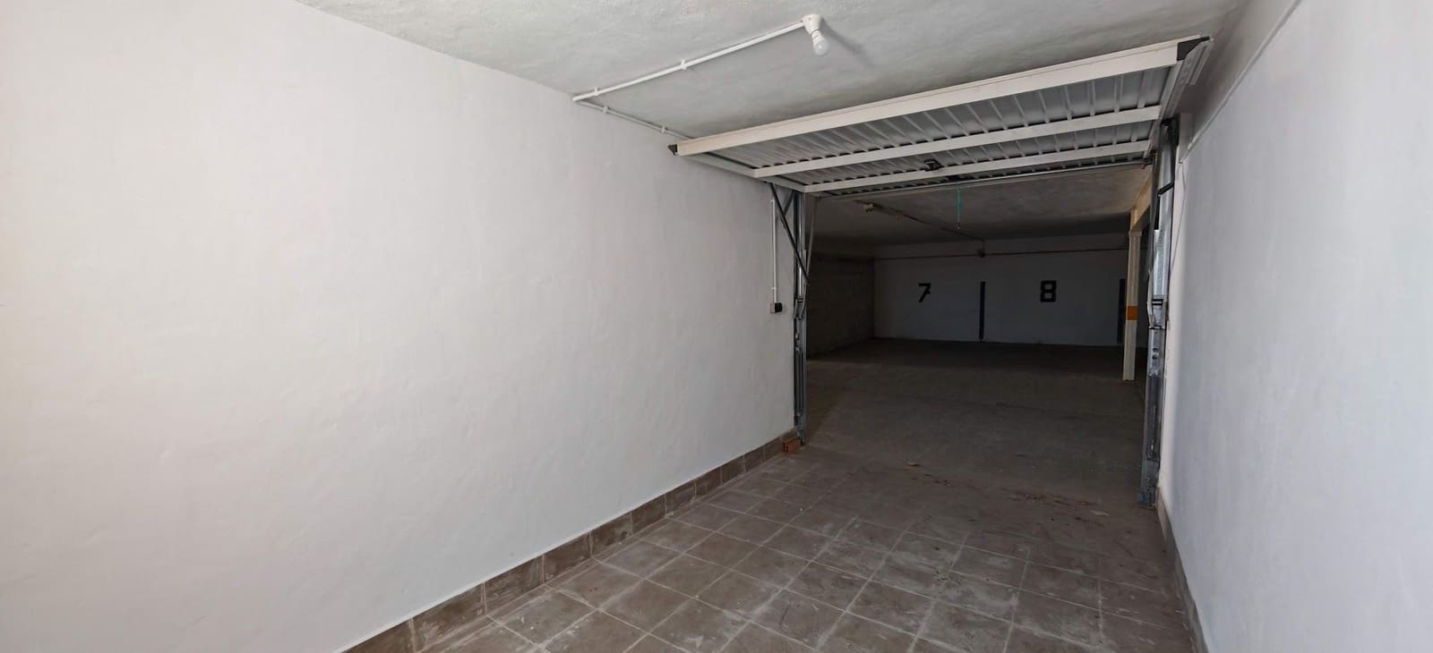 Garage à louer à El Penoncillo - 150 € (Ref: 8373132)