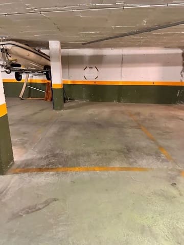 Garage à vendre à Torre del Mar, Vélez-Málaga - 16 900 € (Ref: 8479094)