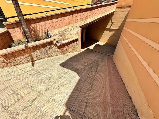 Garage à vendre à Torre del Mar, Vélez-Málaga - 16 900 € (Ref: 8479094)