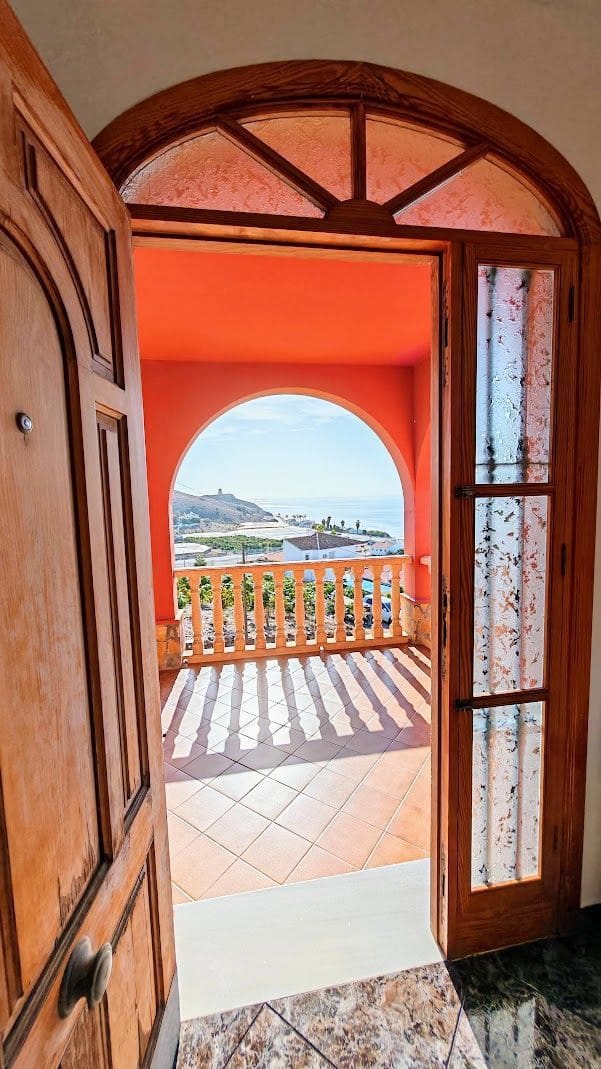 3 soverom Villa til salgs i Caleta de Velez med garasje - € 429 000 (Ref: 8565799)