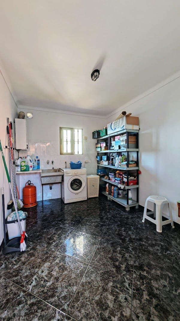 3 soverom Villa til salgs i Caleta de Velez med garasje - € 429 000 (Ref: 8565799)