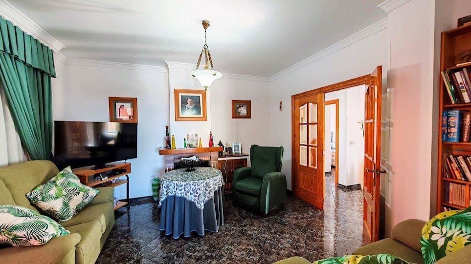 3 soverom Villa til salgs i Caleta de Velez med garasje - € 429 000 (Ref: 8565799)