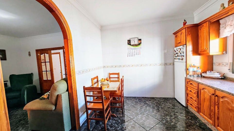 3 soverom Villa til salgs i Caleta de Velez med garasje - € 429 000 (Ref: 8565799)