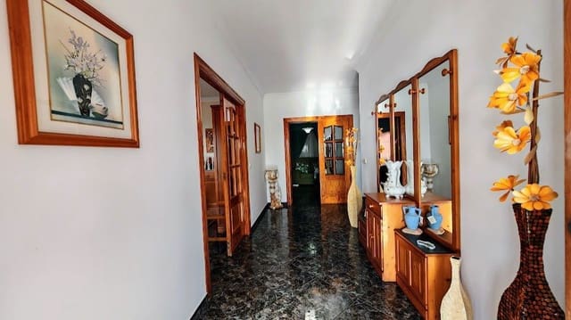 3 makuuhuone Huvila myytävänä paikassa Caleta de Vélez, Vélez-Málaga mukana 
autotalli - 429 000 € (Ref: 8565799)