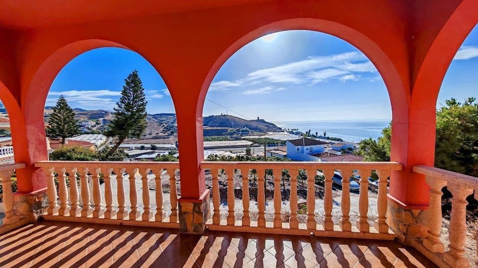 3 soverom Villa til salgs i Caleta de Velez med garasje - € 429 000 (Ref: 8565799)