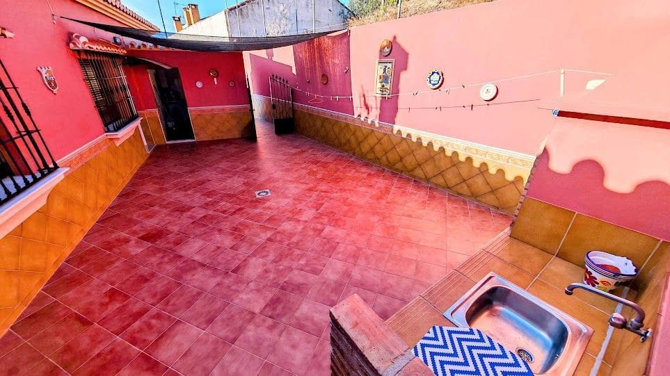 3 soverom Villa til salgs i Caleta de Velez med garasje - € 429 000 (Ref: 8565799)