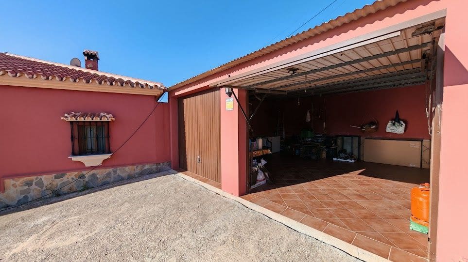 3 soverom Villa til salgs i Caleta de Velez med garasje - € 429 000 (Ref: 8565799)