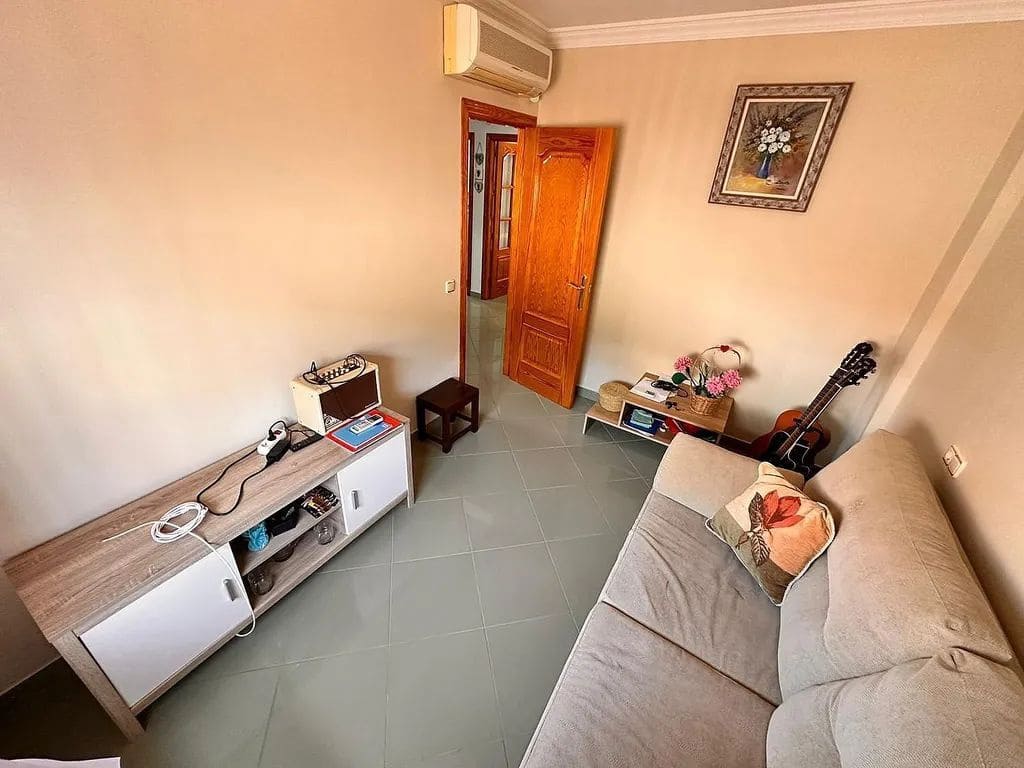 5 sypialnia Willa na sprzedaż w Torre del Mar z basenem - 699 000 € (Ref: 8573864)