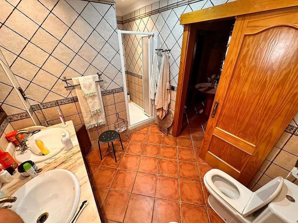 5 sypialnia Willa na sprzedaż w Torre del Mar z basenem - 699 000 € (Ref: 8573864)