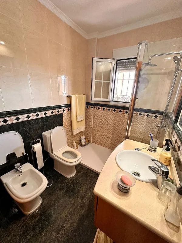 5 sypialnia Willa na sprzedaż w Torre del Mar z basenem - 699 000 € (Ref: 8573864)