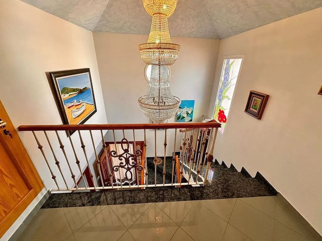 5 sypialnia Willa na sprzedaż w Torre del Mar z basenem - 699 000 € (Ref: 8573864)