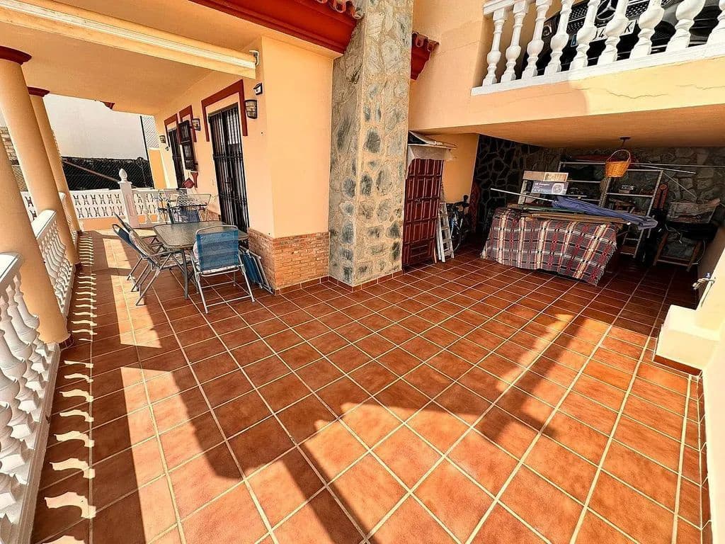 5 sypialnia Willa na sprzedaż w Torre del Mar z basenem - 699 000 € (Ref: 8573864)