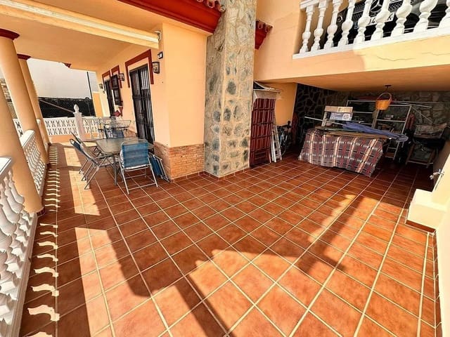 5 chambre Villa/Maison à vendre à Torre del Mar, Vélez-Málaga avec piscine - 699 000 € (Ref: 8573864)