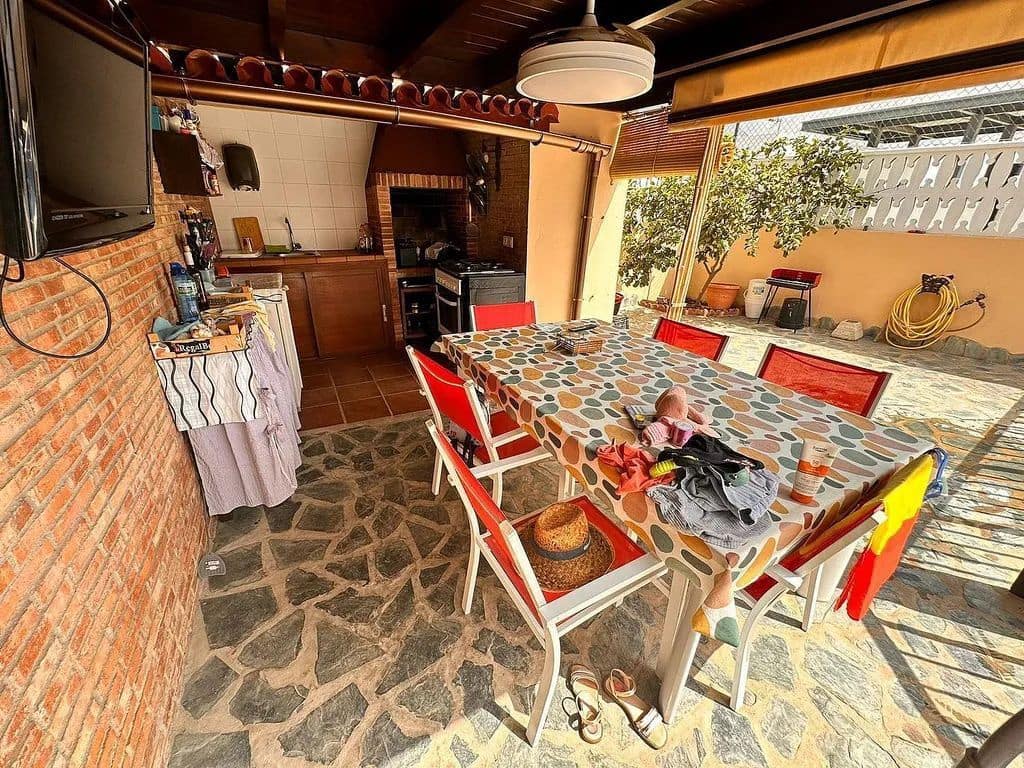 5 sypialnia Willa na sprzedaż w Torre del Mar z basenem - 699 000 € (Ref: 8573864)