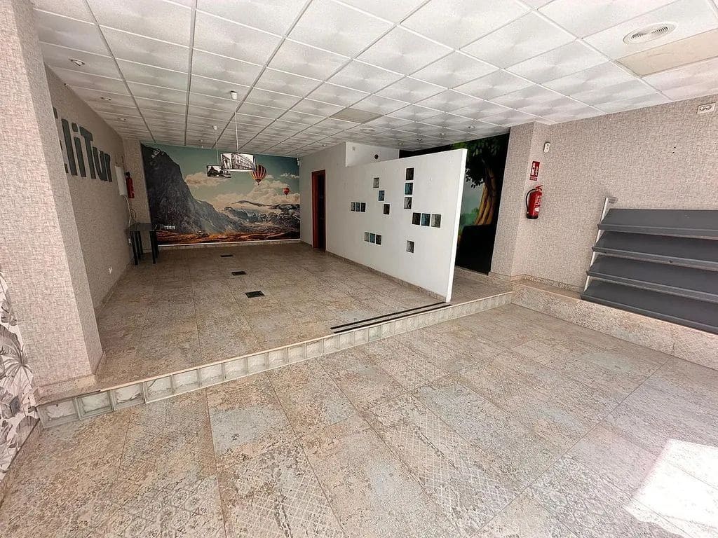 Commercieel te koop in Velez-Malaga - € 97.500 (Ref: 8573865)