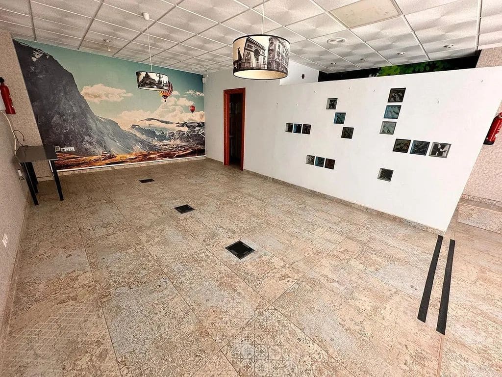 Commercieel te koop in Velez-Malaga - € 97.500 (Ref: 8573865)