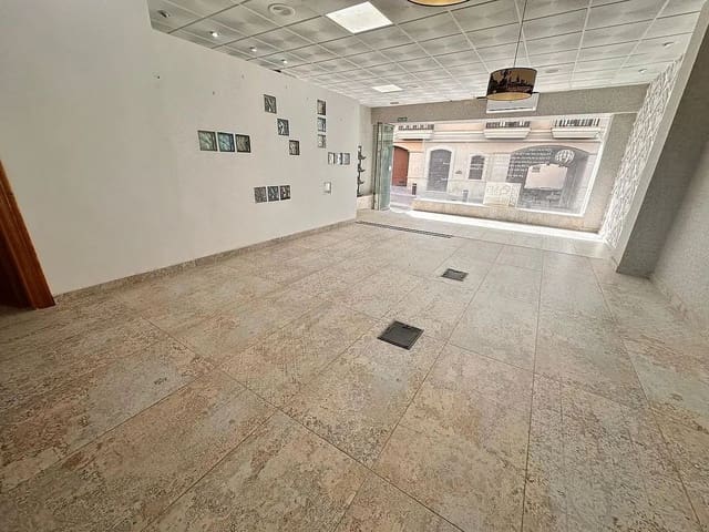 Commercieel te koop in Vélez-Málaga - € 97.500 (Ref: 8573865)