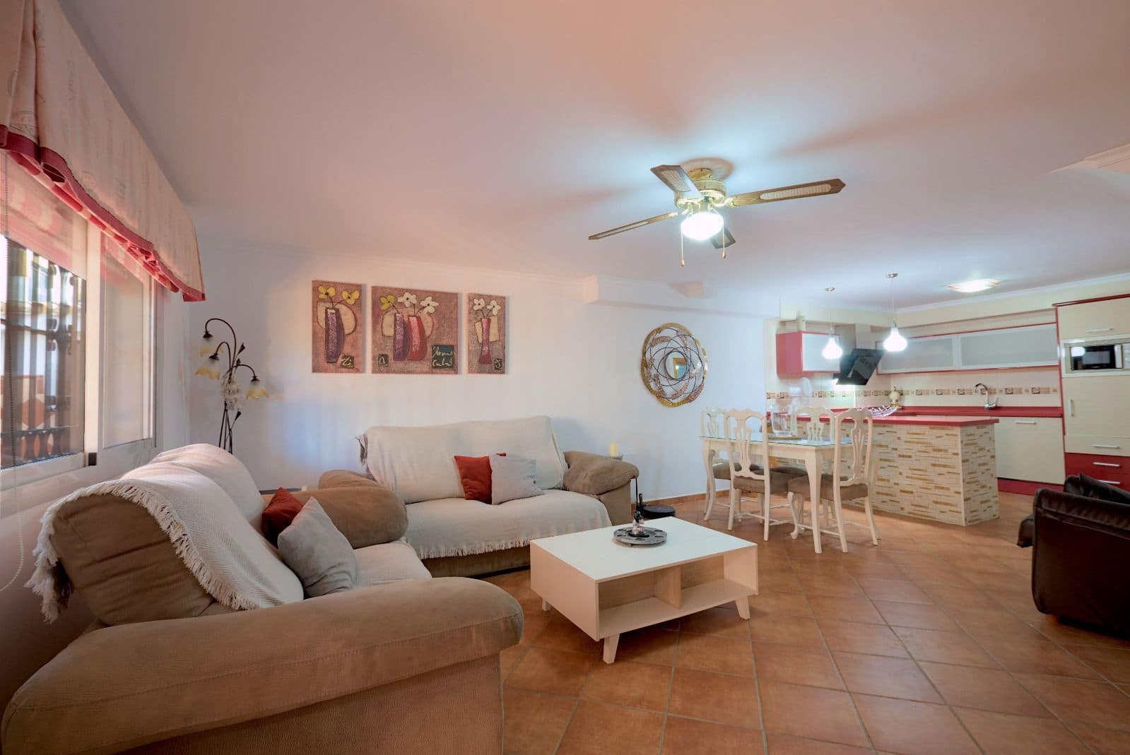 3 soverom Kjedet enebolig til salgs i Torre del Mar med svømmebasseng garasje - € 450 000 (Ref: 8717058)