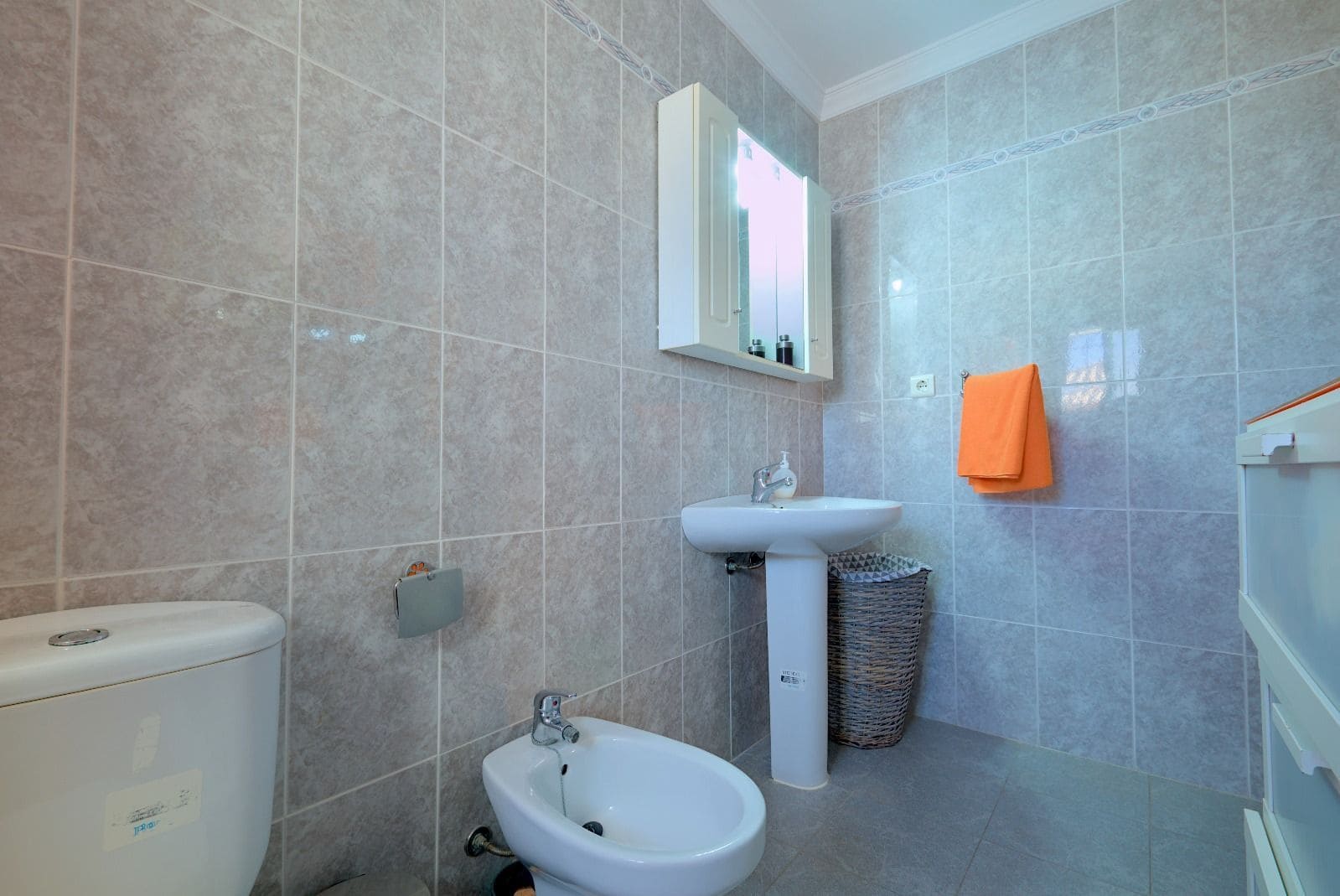 3 soverom Kjedet enebolig til salgs i Torre del Mar med svømmebasseng garasje - € 450 000 (Ref: 8717058)