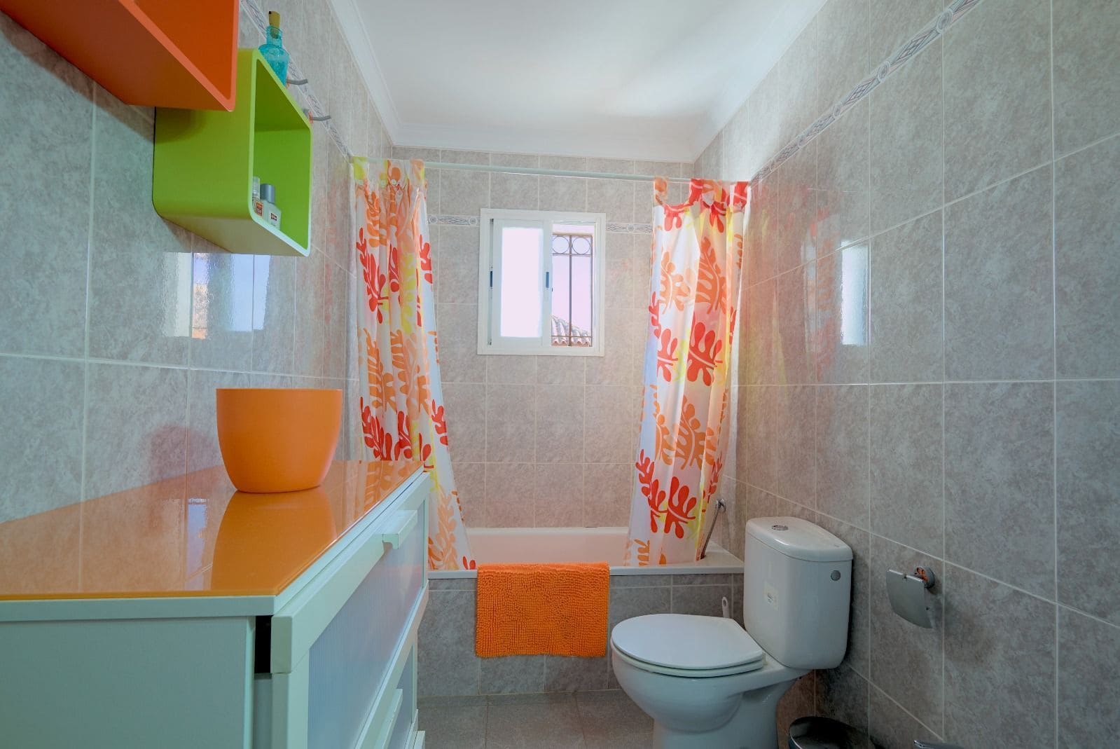 3 soverom Kjedet enebolig til salgs i Torre del Mar med svømmebasseng garasje - € 450 000 (Ref: 8717058)