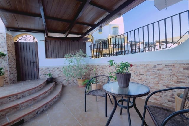 3 soverom Kjedet enebolig til salgs i Torre del Mar, Vélez-Málaga med svømmebasseng garasje - € 450 000 (Ref: 8717058)