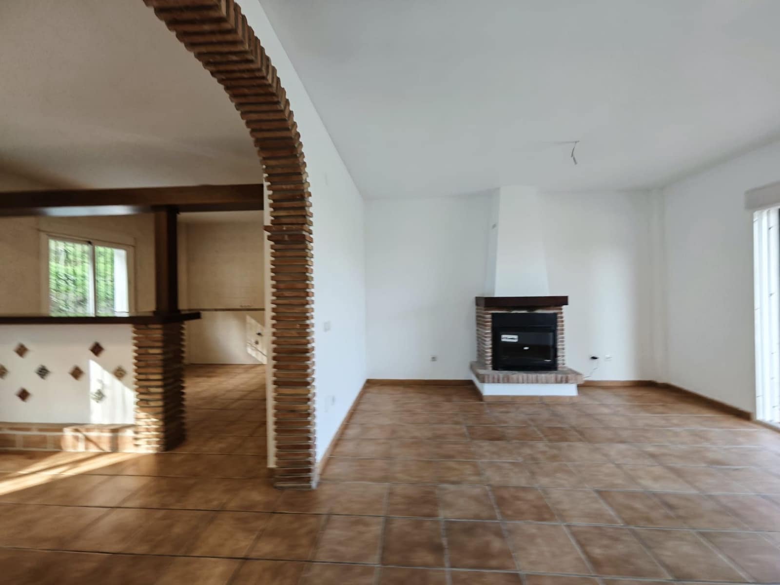 Villa for sale in Velez-Malaga with pool garage - € 315,000 (Ref: 8721810)