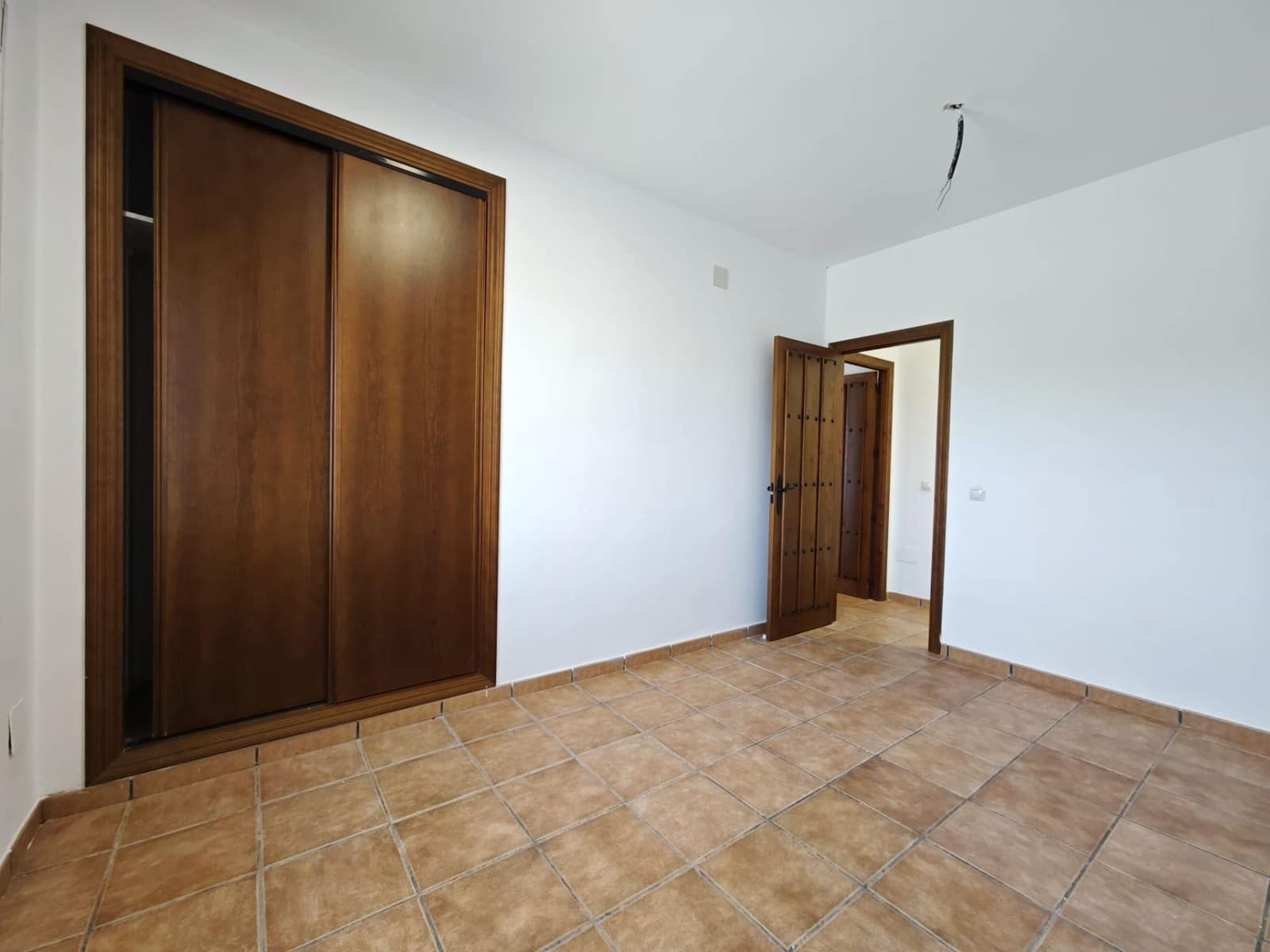 Villa for sale in Velez-Malaga with pool garage - € 315,000 (Ref: 8721810)