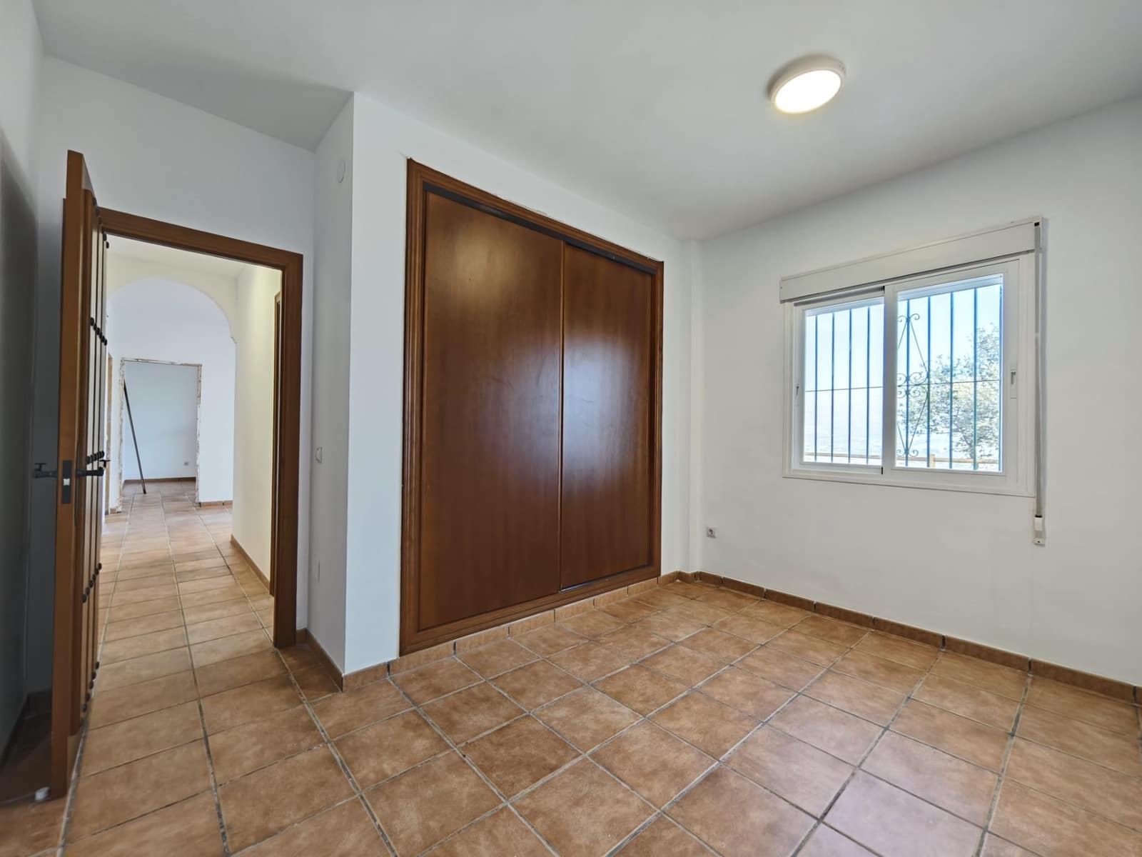 Villa for sale in Velez-Malaga with pool garage - € 315,000 (Ref: 8721810)