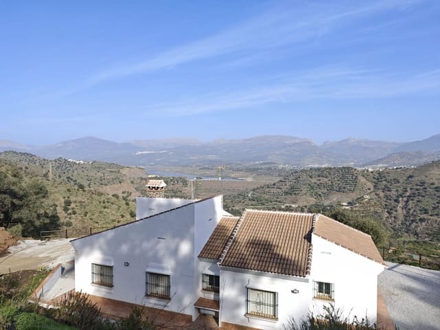 Villa til salgs i Vélez-Málaga med svømmebasseng garasje - € 315 000 (Ref: 8721810)