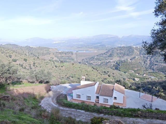 Villa til salgs i Vélez-Málaga med svømmebasseng garasje - € 315 000 (Ref: 8721810)