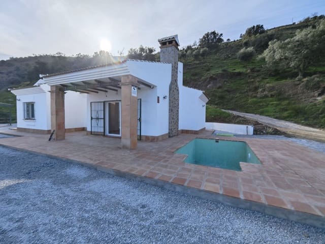 Villa til salgs i Vélez-Málaga med svømmebasseng garasje - € 315 000 (Ref: 8721810)