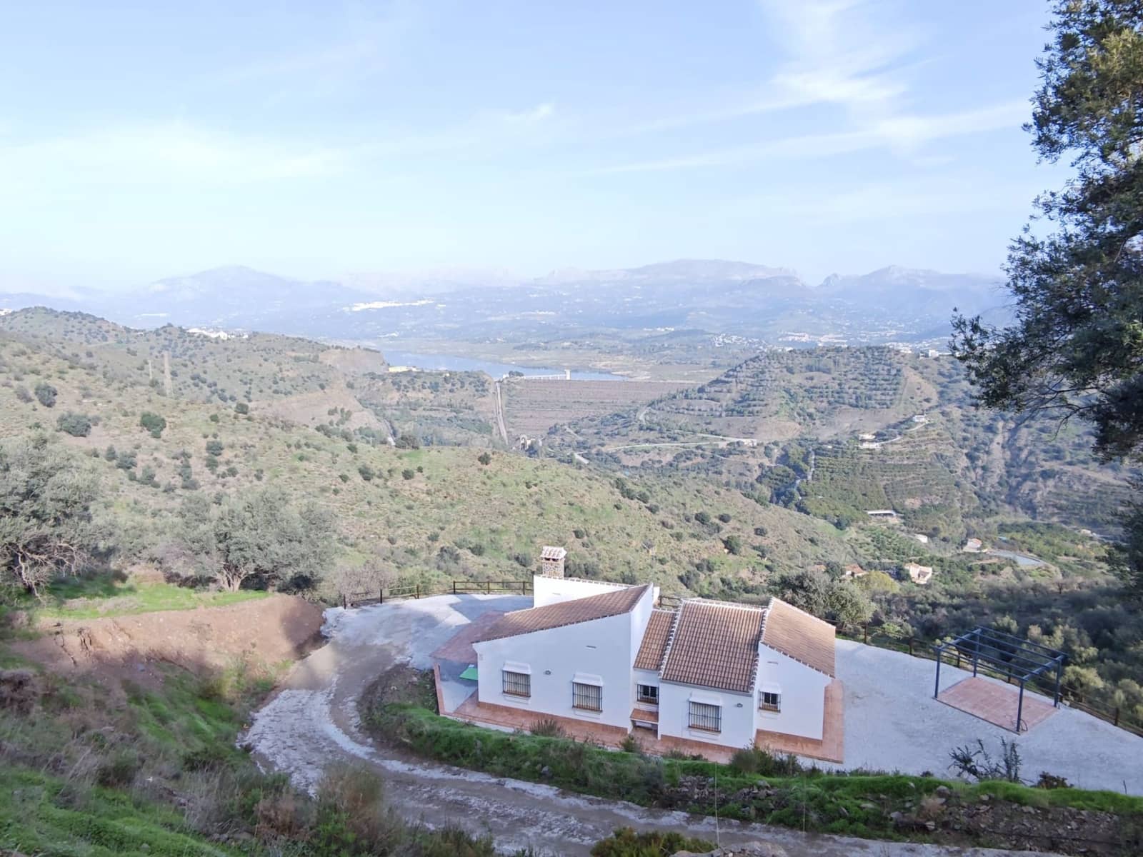 Villa for sale in Velez-Malaga with pool garage - € 315,000 (Ref: 8721810)