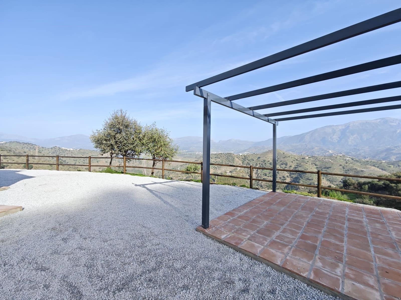 Villa for sale in Velez-Malaga with pool garage - € 315,000 (Ref: 8721810)