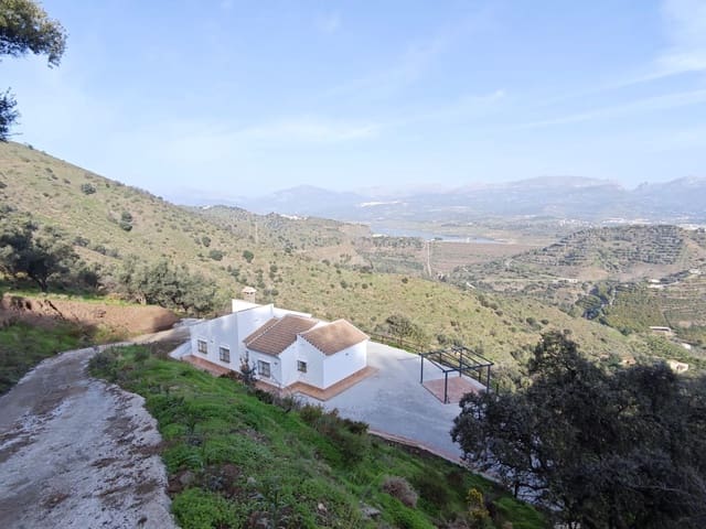 Villa til salgs i Vélez-Málaga med svømmebasseng garasje - € 315 000 (Ref: 8721810)