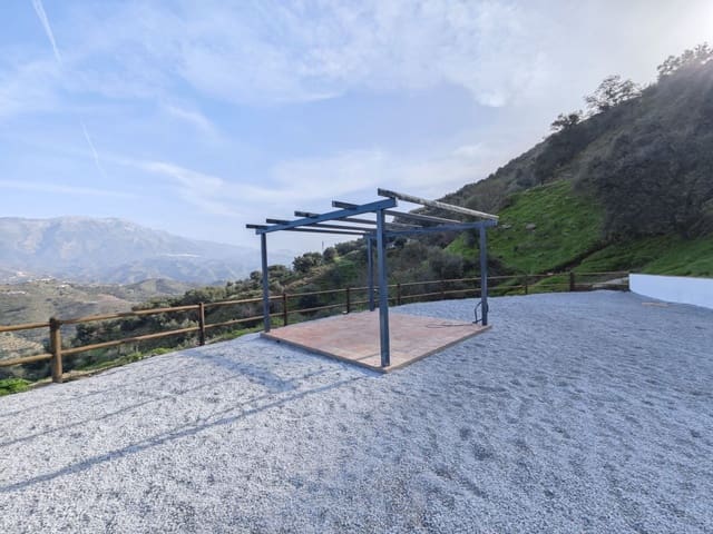 Villa til salgs i Vélez-Málaga med svømmebasseng garasje - € 315 000 (Ref: 8721810)