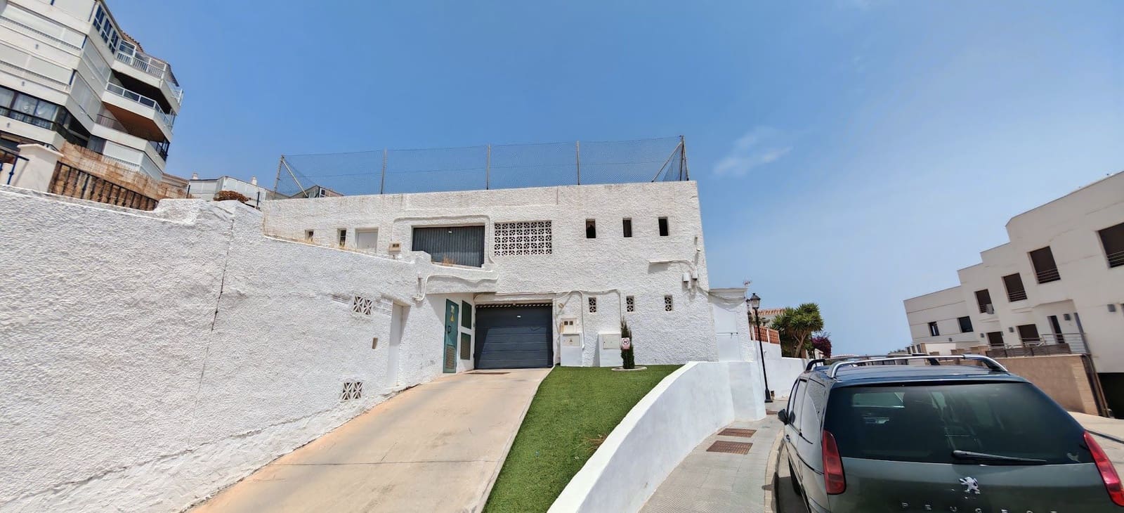 Garage for rent in Torrox-Costa - € 250 (Ref: 8755301)