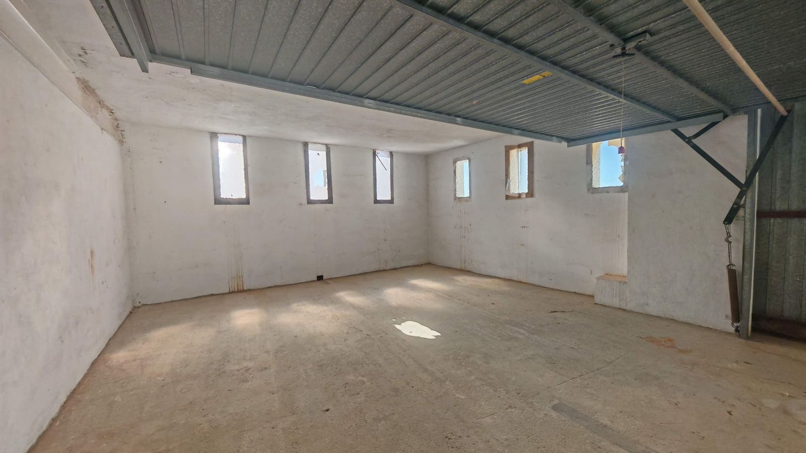 Garage for rent in Torrox-Costa - € 250 (Ref: 8755301)