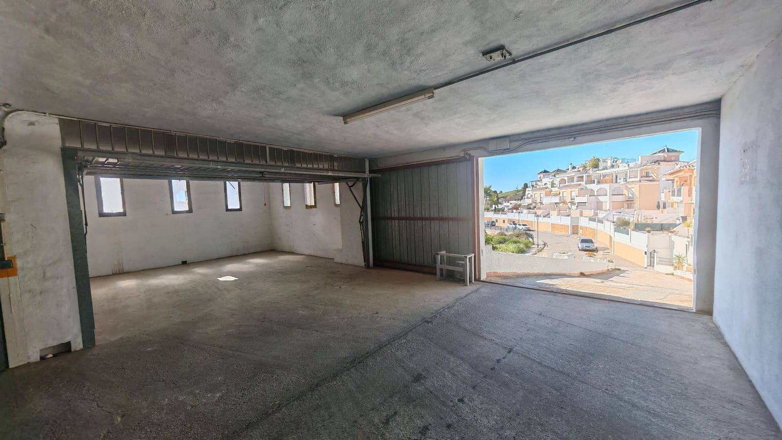 Garage for rent in Torrox-Costa - € 250 (Ref: 8755301)