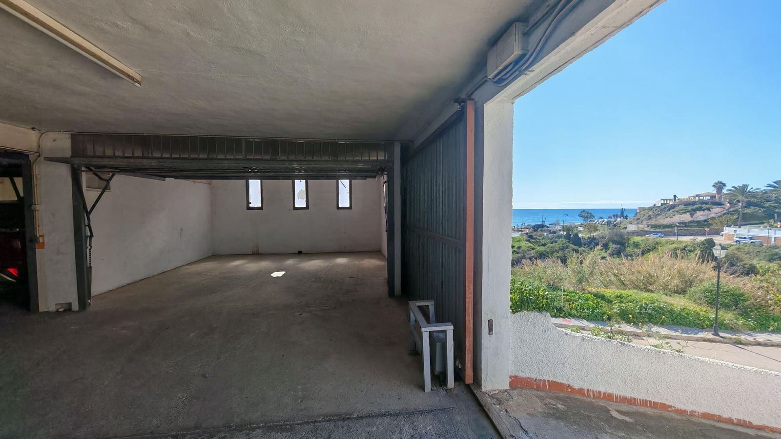 Garage for rent in Torrox-Costa - € 250 (Ref: 8755301)